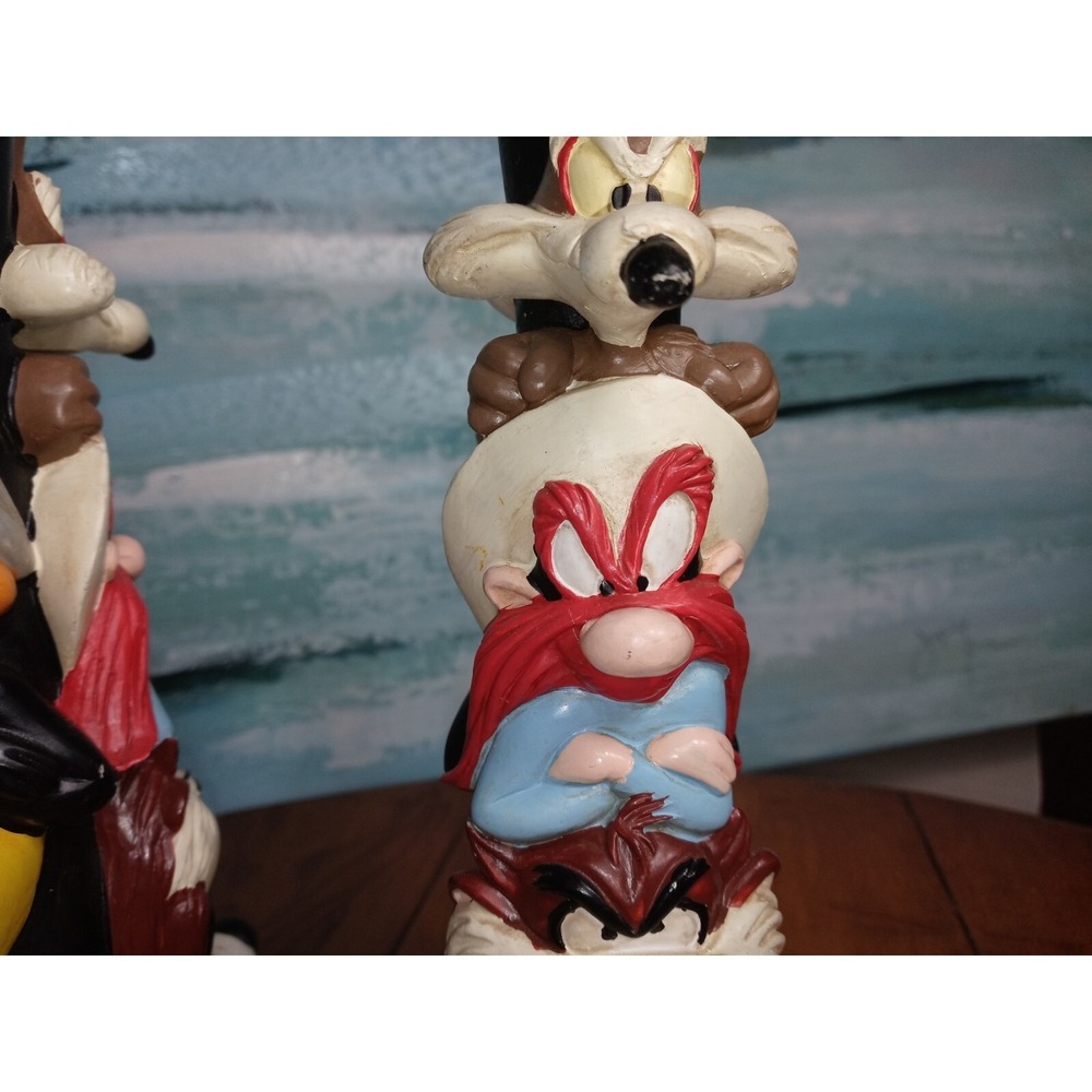 Vintage Looney Tunes Totem Candle Stick Holders 1995 Warner Bros Store-Set of 2 - Picture 10 of 12
